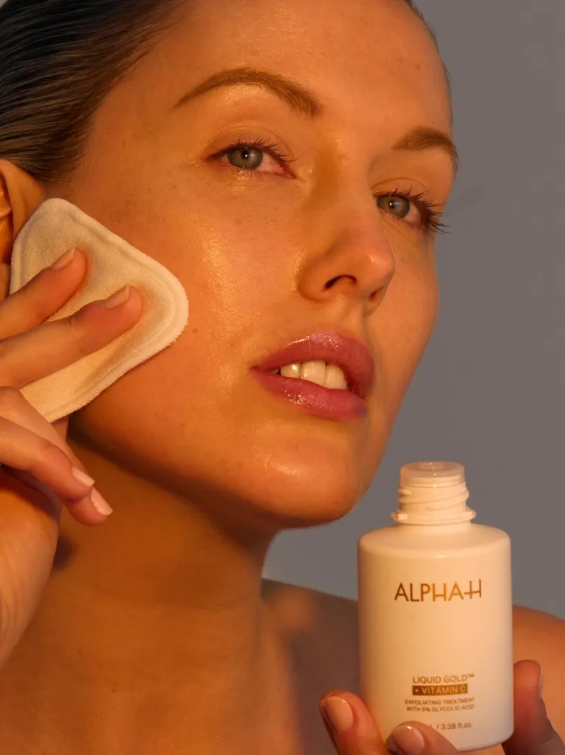 alphah_liquid_gold_with_v_4-1.webp Alpha-H Liquid Gold with Vitamin C | MECCA Hot