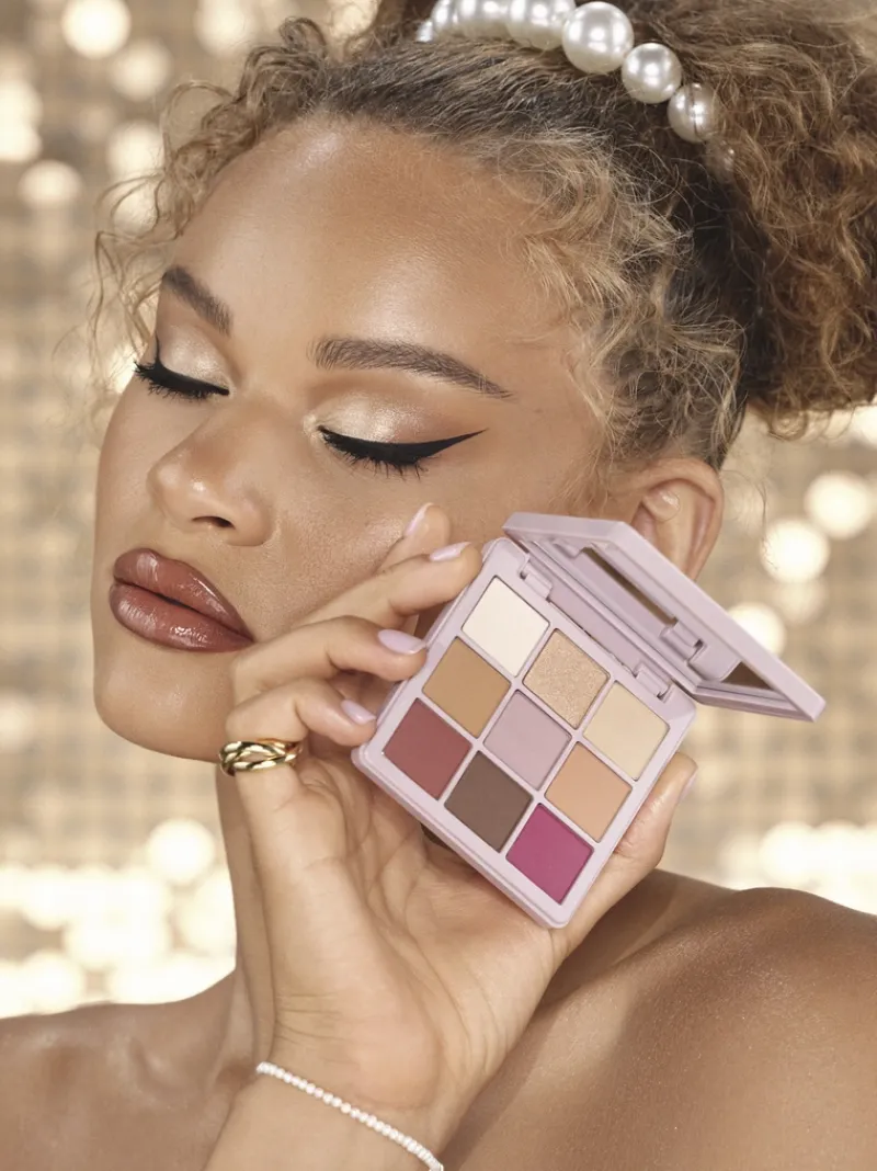 anastasia_beverly_hills_m_3.webp Anastasia Beverly Hills Modern Renaissance Mini Eyeshadow Palette | MECCA New
