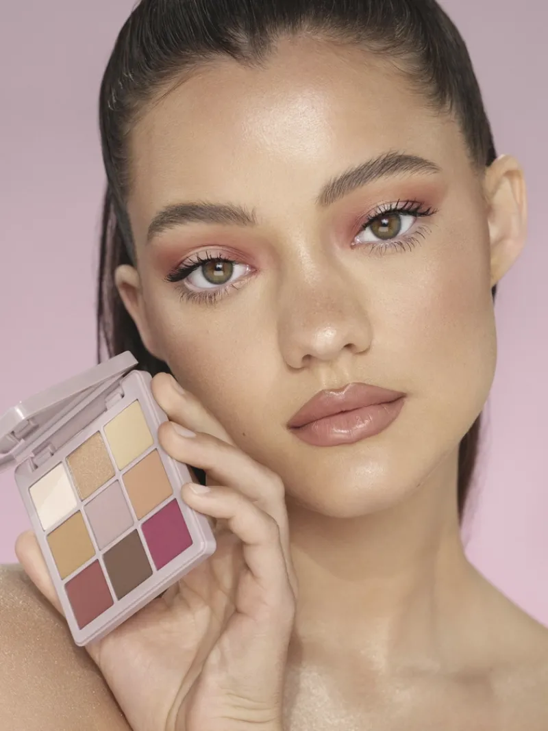 anastasia_beverly_hills_m_5.webp Anastasia Beverly Hills Modern Renaissance Mini Eyeshadow Palette | MECCA New