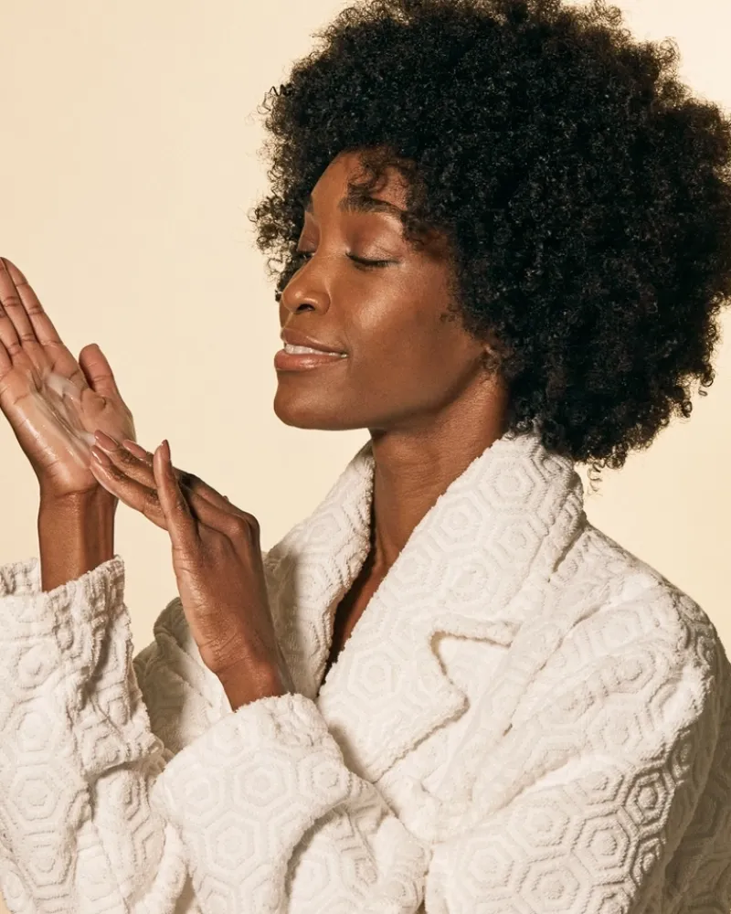 antifrizz_curl_activator__2.webp Ceremonia Anti-Frizz Curl Activator | MECCA Hot