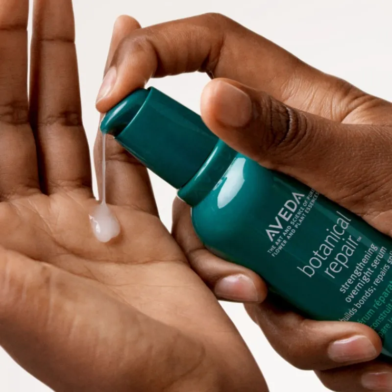 aveda_botanical_repair_st_4-6.webp AVEDA Botanical Repair™ Strengthening Overnight Serum 30ml | MECCA Sale