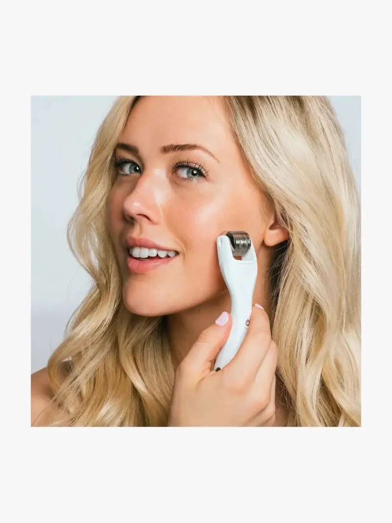 beautybio_glopro_face_mic_3.webp BeautyBio GloPro® Face Microtip™ | MECCA Discount
