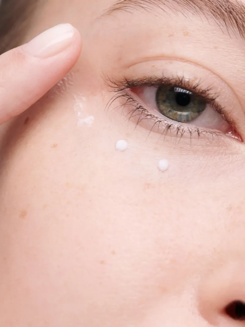 bobbi_brown_hydrating_eye_2.webp Bobbi Brown Hydrating Eye Cream | MECCA Discount