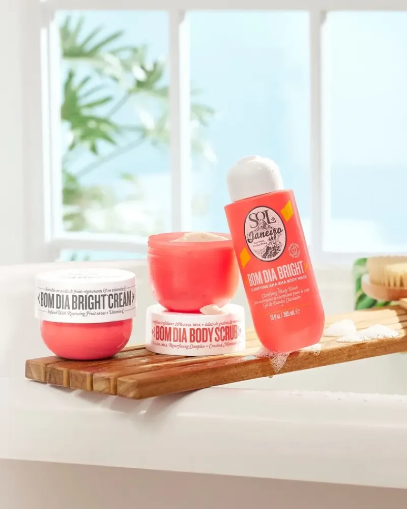 bom_dia_bright_body_wash__2.webp Sol de Janeiro Bom Dia Bright Body Wash - | MECCA Online