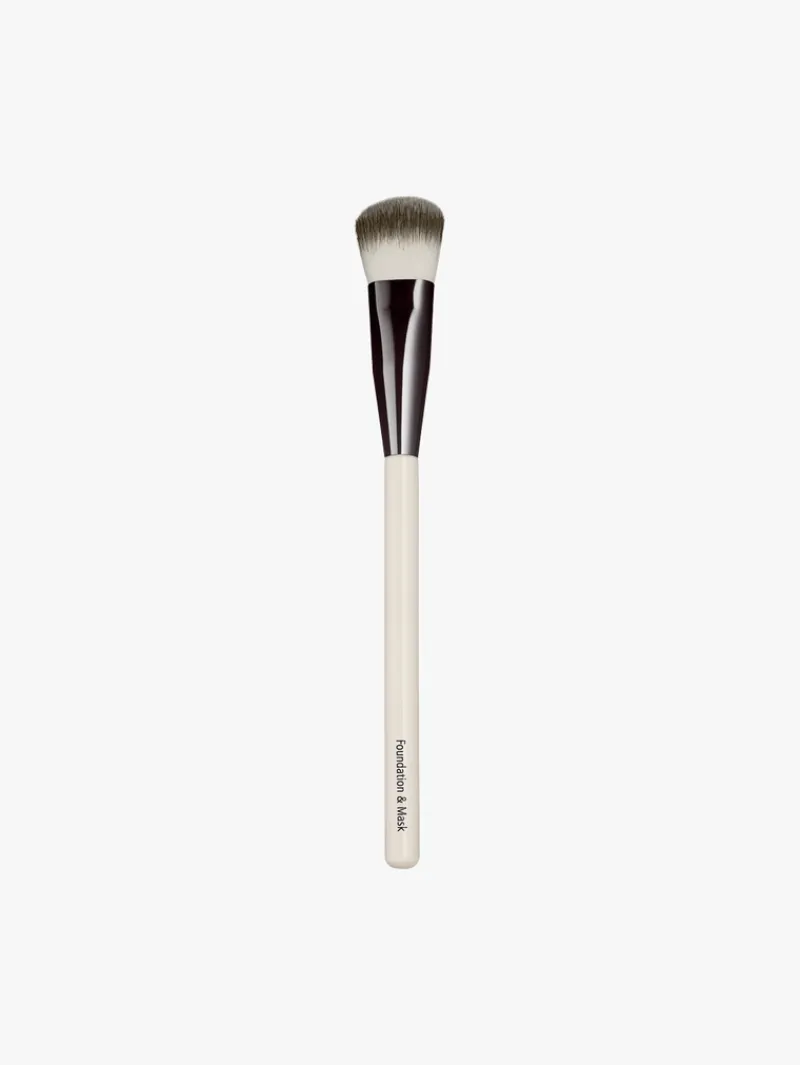 Chantecaille Foundation & Mask Brush | MECCA Outlet