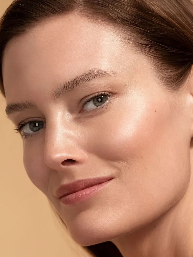 chantecaille_sheer_glow_g_3.webp Chantecaille Sheer Glow Gold Face Tint | MECCA Fashion