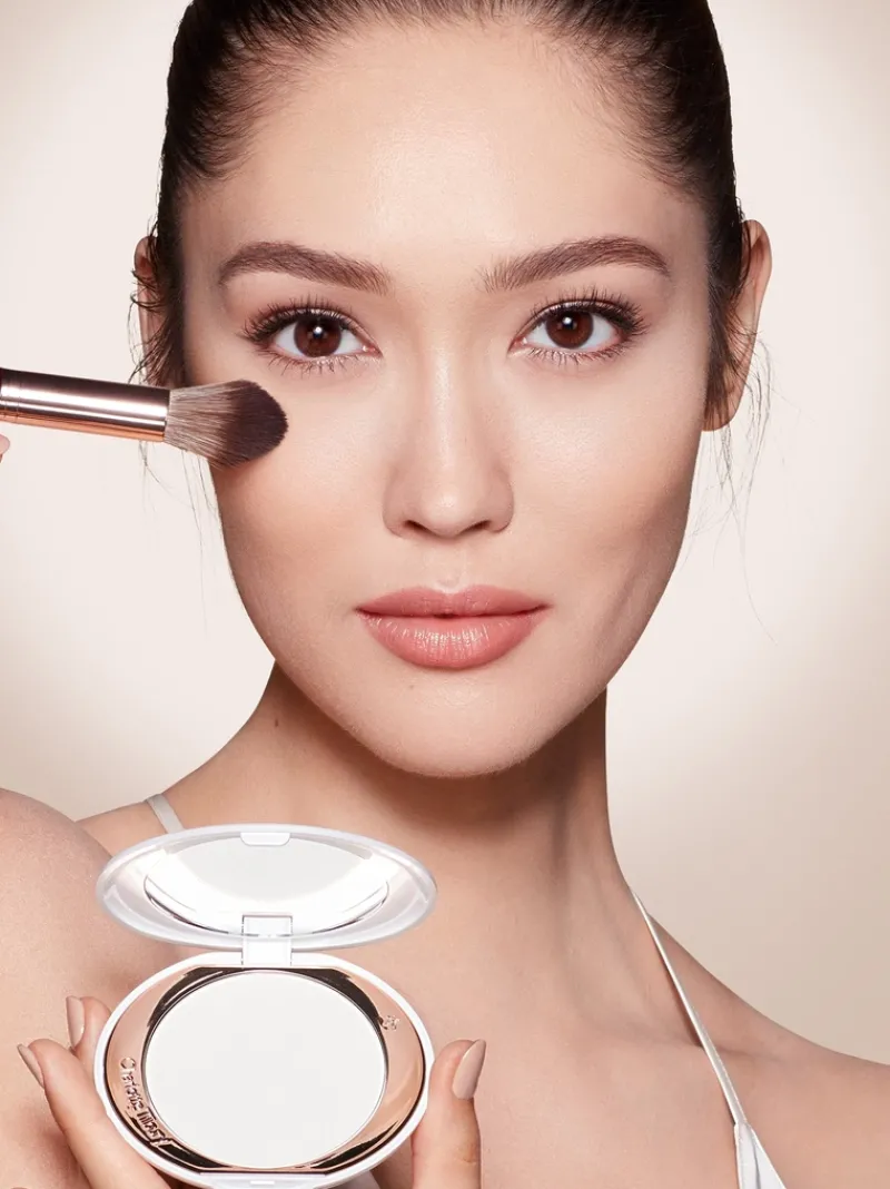 charlotte_tilbury_airbrus_5-1.webp Charlotte Tilbury Airbrush Brightening Flawless Finish Refillable | MECCA Best