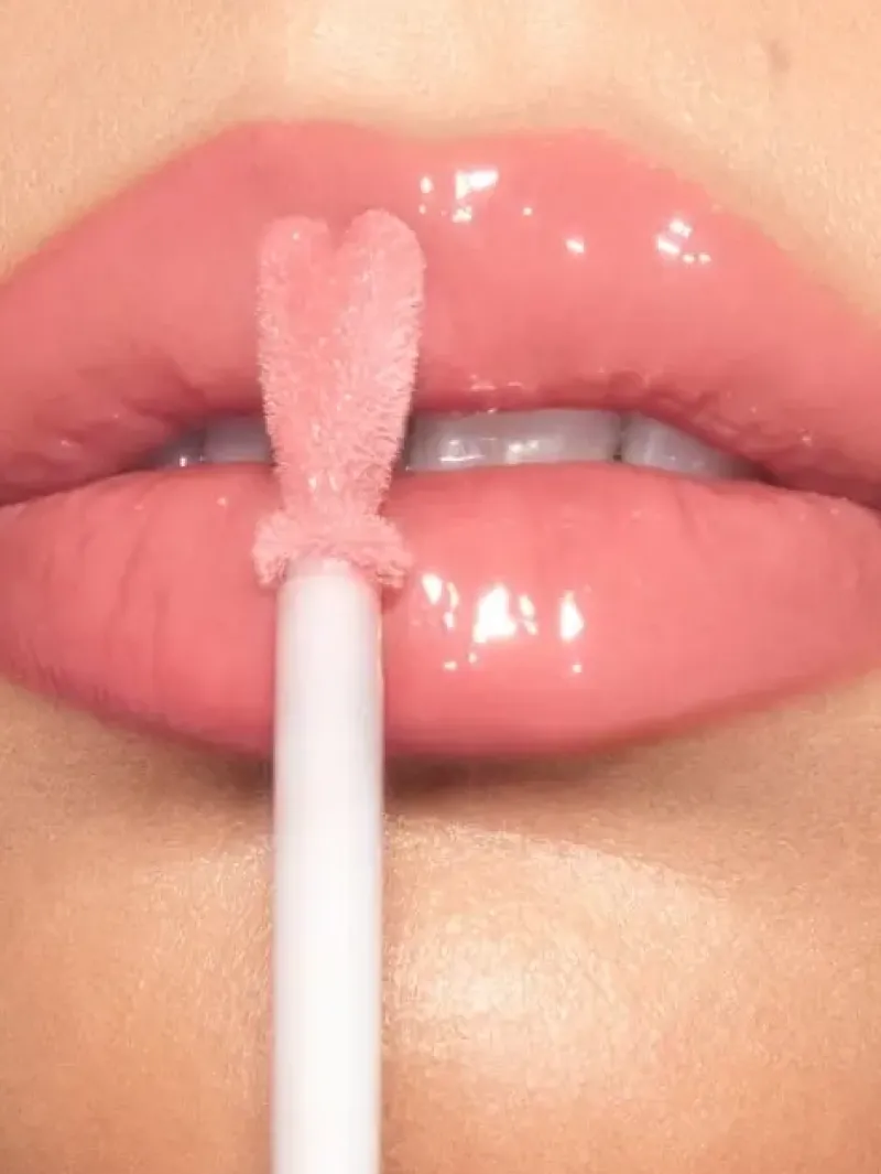 charlotte_tilbury_collage_2.webp Charlotte Tilbury Collagen Lip Bath Gloss | MECCA Best