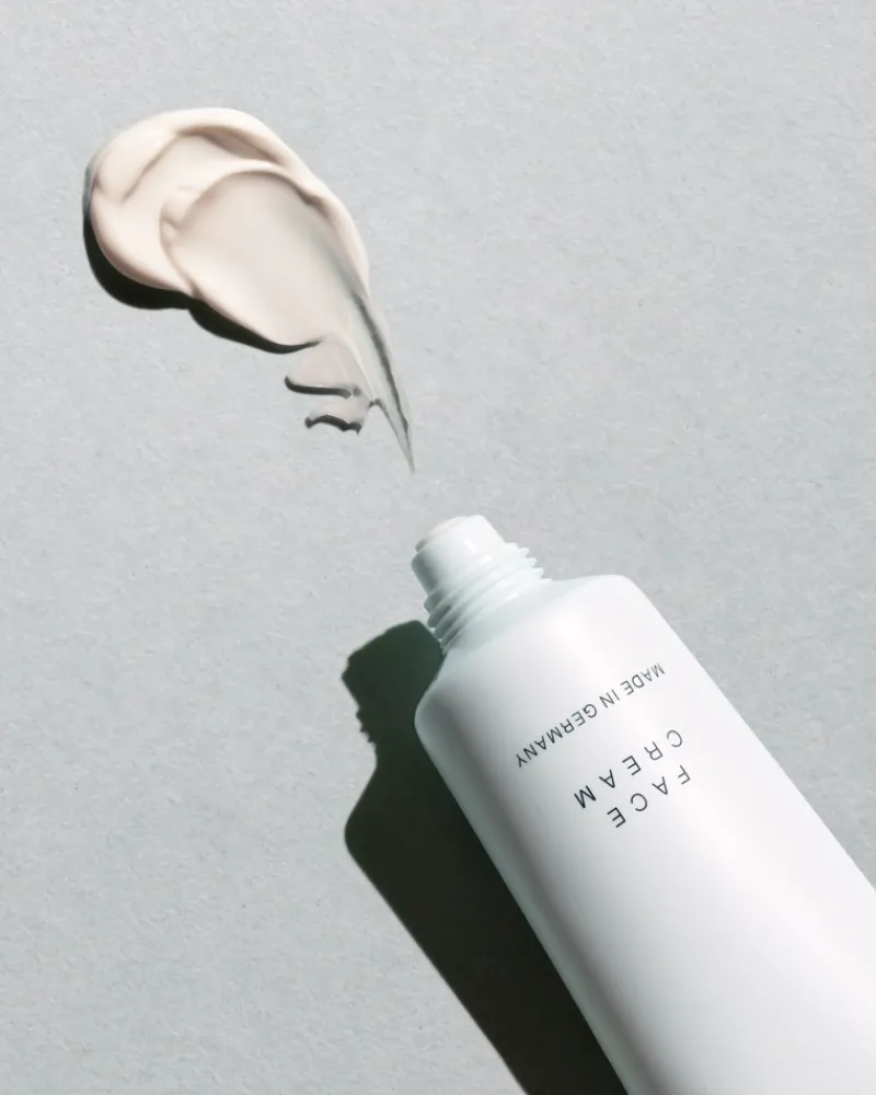 dr_barbara_sturm_microbio_3-2.webp Dr. Barbara Sturm Microbiotic Balancing Face Cream | MECCA Sale