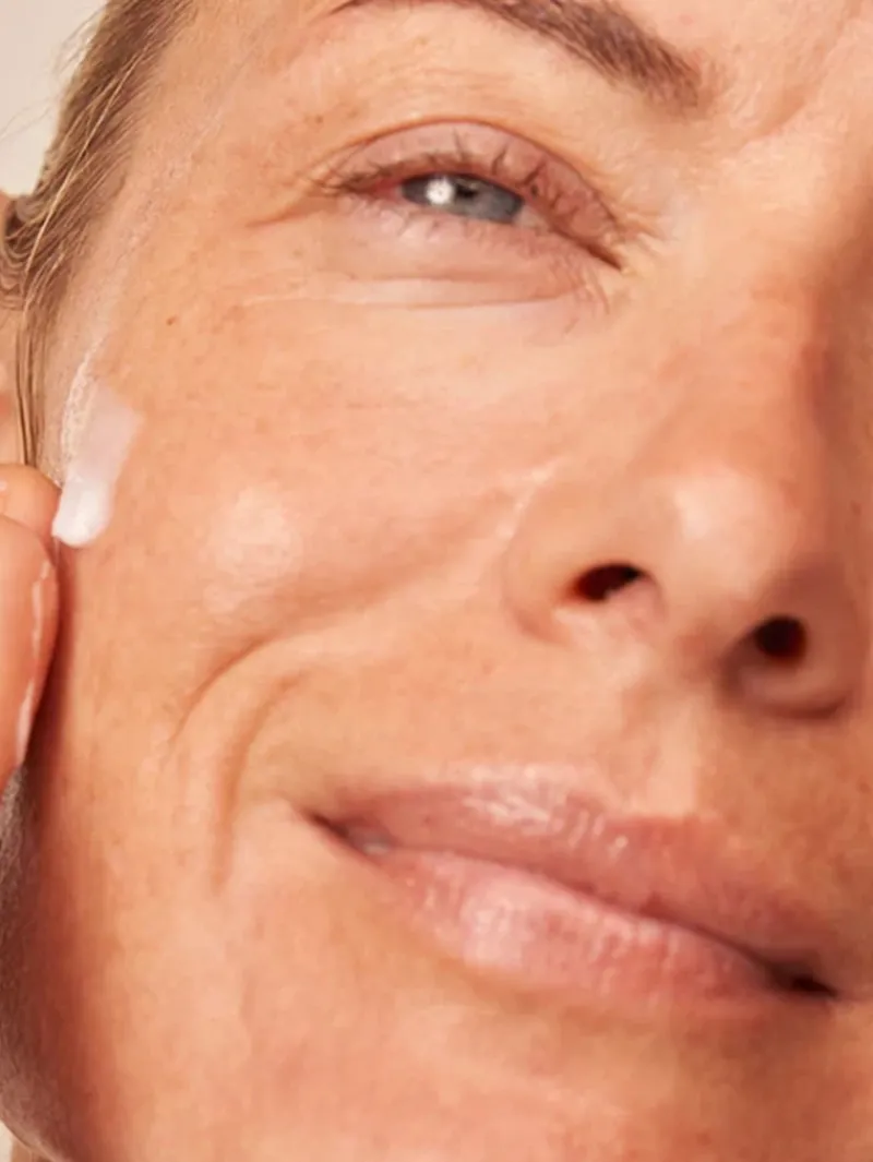 dr_dennis_gross_vitamin_c_4-1.webp Dr. Dennis Gross Dr Dennis Gross Vitamin C + Lactic Dewy Deep Cream | MECCA Fashion