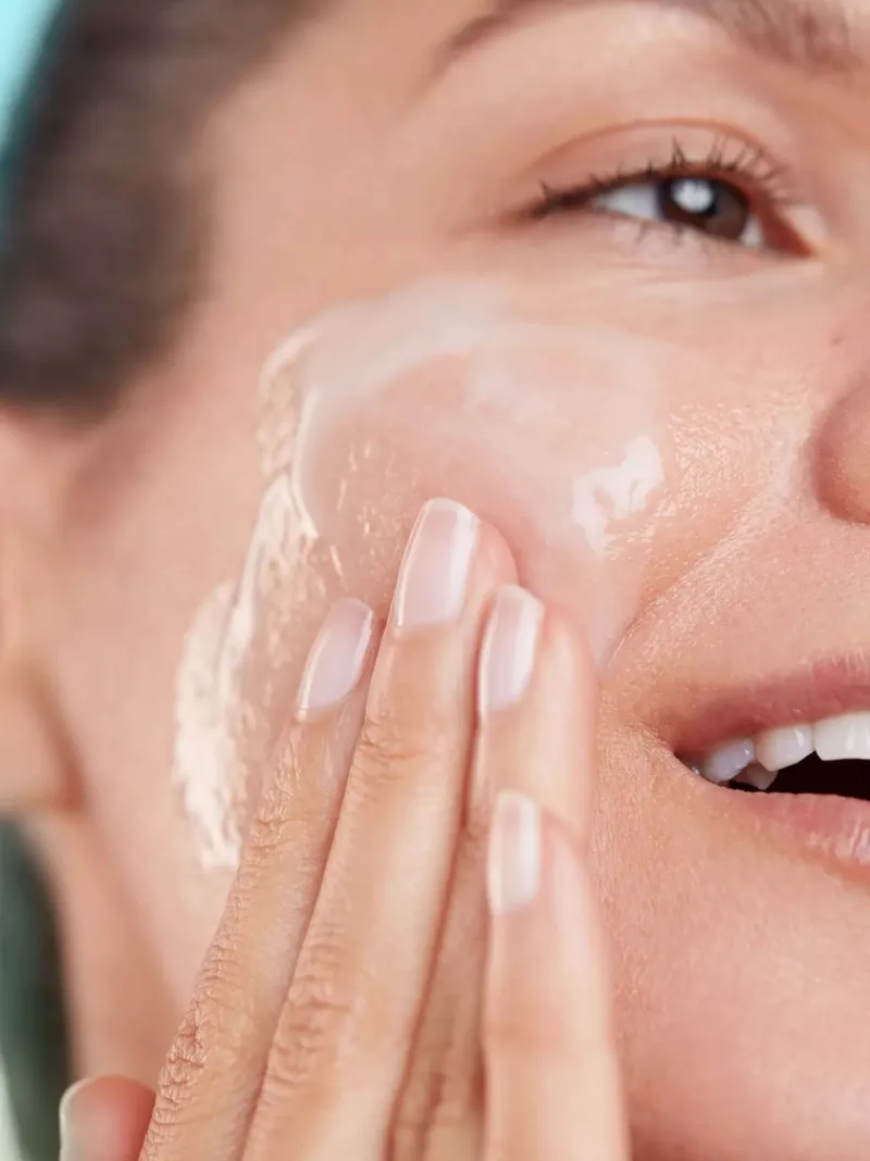 elemis_dynamic_resurfacin_4-2.webp ELEMIS Dynamic Resurfacing Facial Wash | MECCA Online