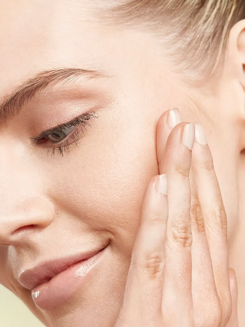 elemis_procollagen_marine_5-2.webp ELEMIS Pro-Collagen Marine Moisture Essence | MECCA Fashion