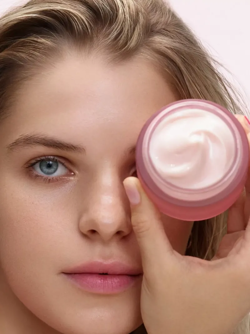 elemis_procollagen_rose_m_6.webp ELEMIS Pro-Collagen Rose Marine Cream | MECCA Hot