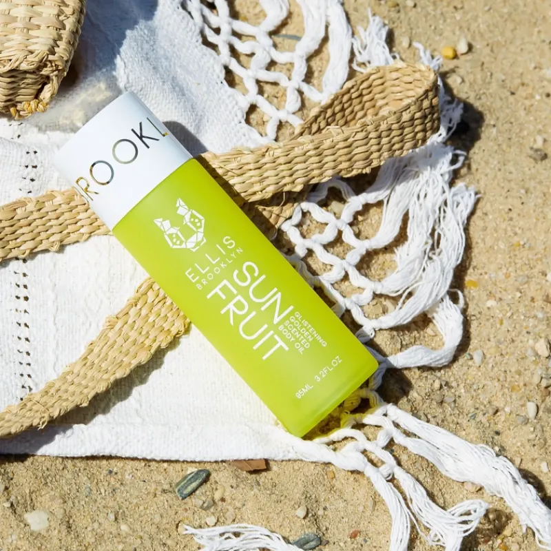 ellis_brooklyn_sun_fruit__3-1.webp Ellis Brooklyn Sun Fruit Glistening Golden Scented Body Oil | MECCA Fashion