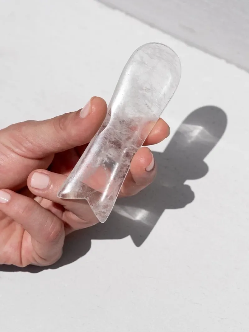ere_perez_quartz_sculpt_a_4.webp Ere Perez Quartz Sculpt & Lift Face Stone | MECCA Fashion