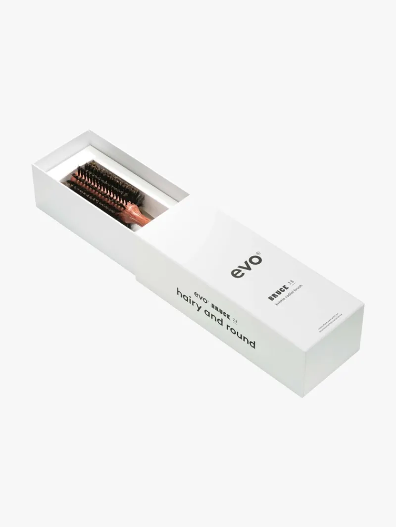 evo_bruce_mm_bristle_radi_2-1.webp evo Bruce 28mm Bristle Radial Brush | MECCA Outlet