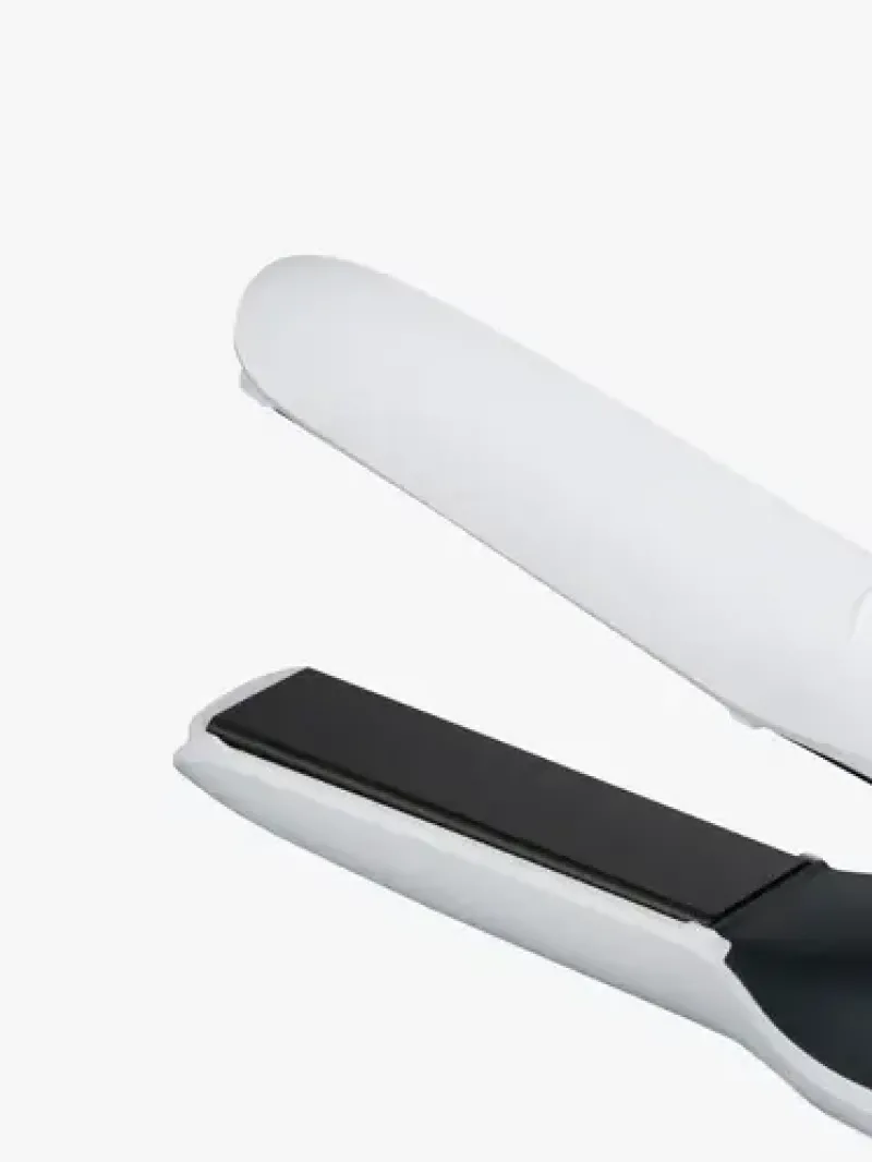 ghd_unplugged_cordless_st_2.webp ghd Unplugged™ Cordless Styler - Matte White | MECCA Discount