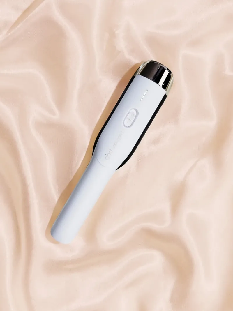 ghd_unplugged_cordless_st_4.webp ghd Unplugged™ Cordless Styler - Matte White | MECCA Discount