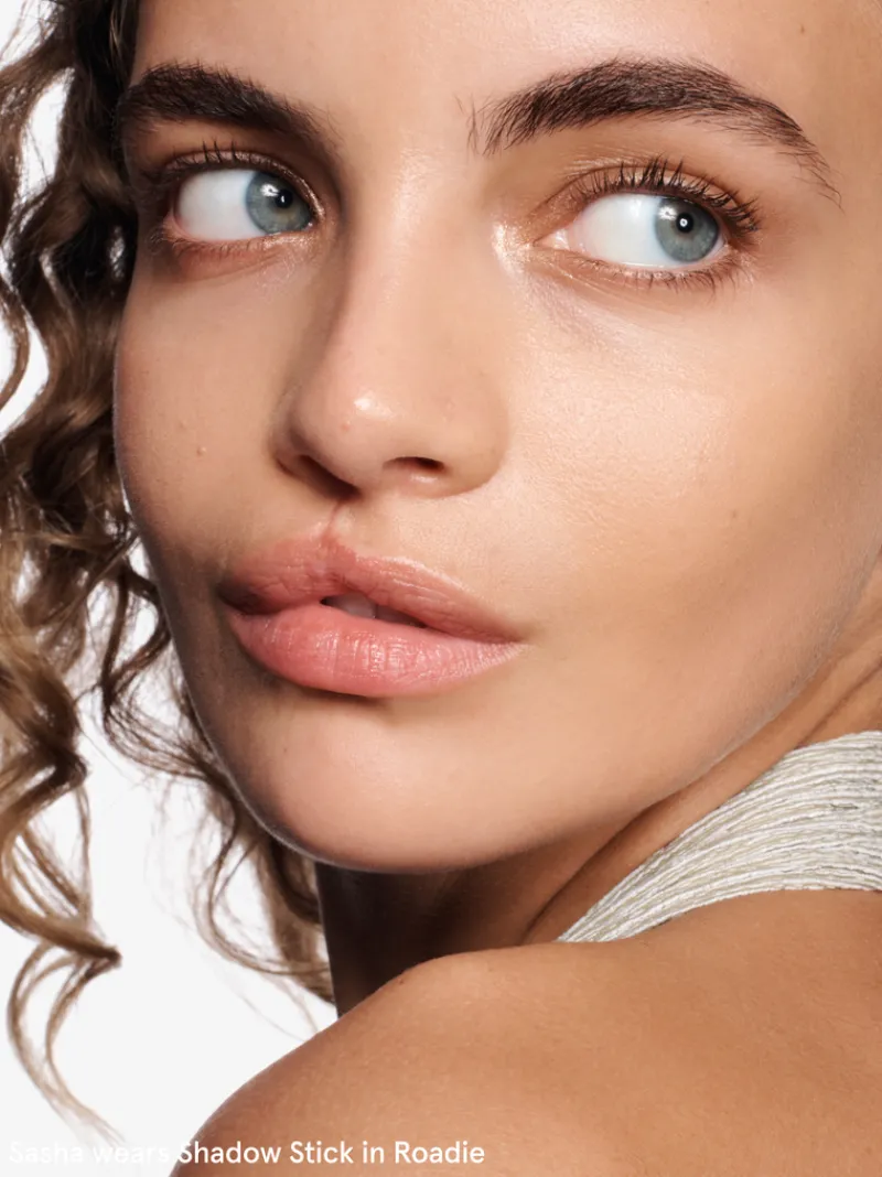 glossier_shadow_stick__me_5.webp Glossier Shadow Stick | MECCA Sale