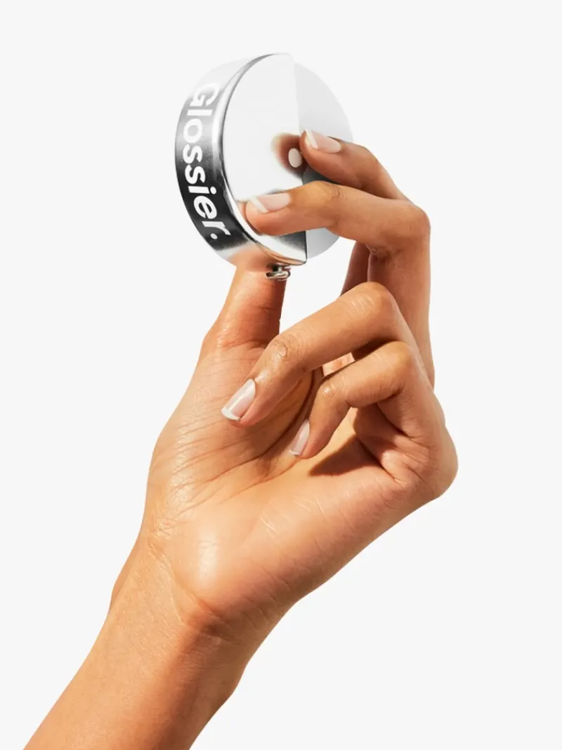 glossier_stretch_blending_3.webp Glossier Stretch Blending and Buffing Face Brush | MECCA Clearance