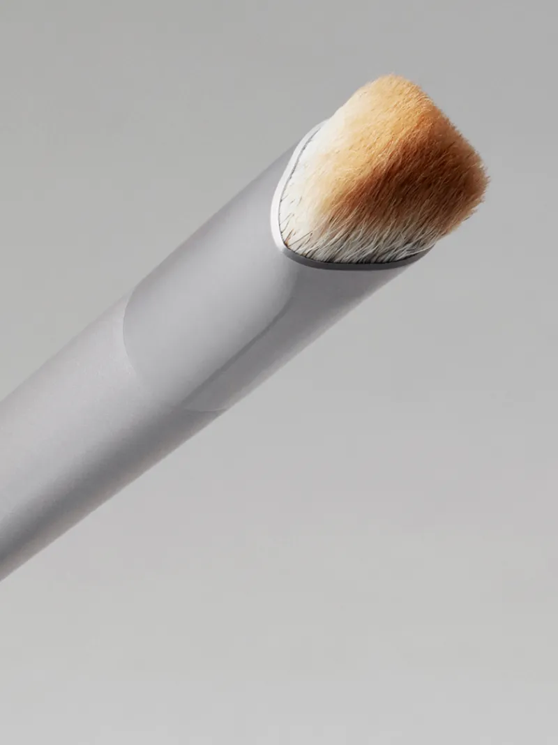 Half Magic Pyramid Eyeshadow Brush | MECCA Sale