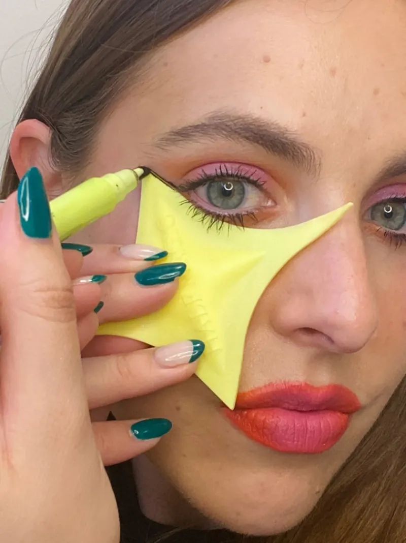 Half Magic Wing Magician Eyeliner Stencil | MECCA Hot