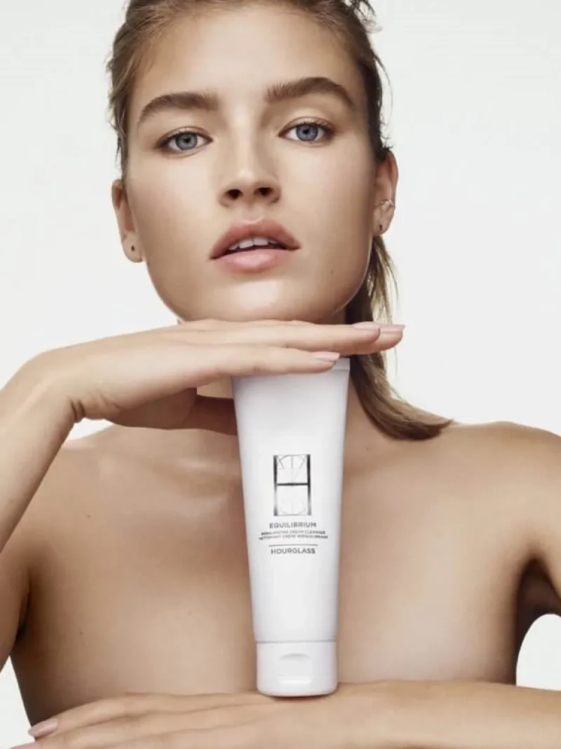 HOURGLASS Equilibrium Rebalancing Cream Cleanser | MECCA Fashion