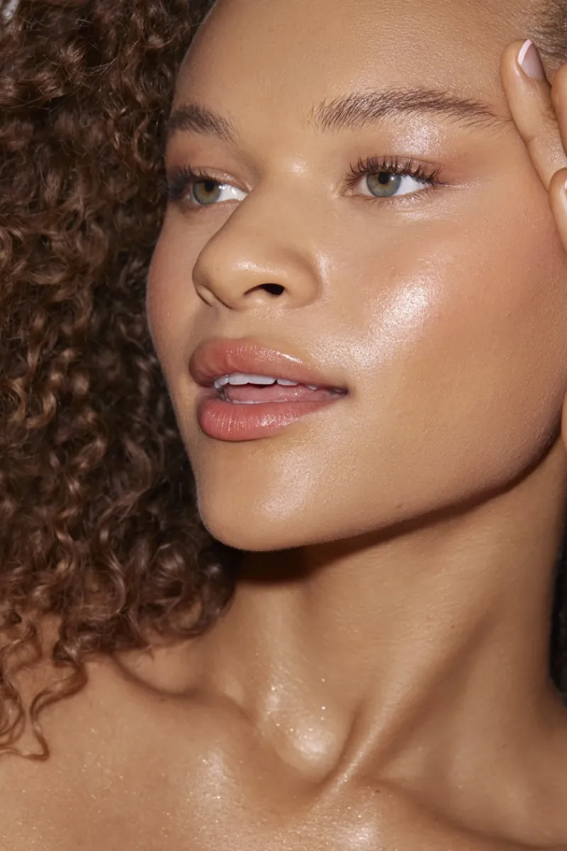 Isle Of Paradise - Glow Happy Tan | MECCA Fashion