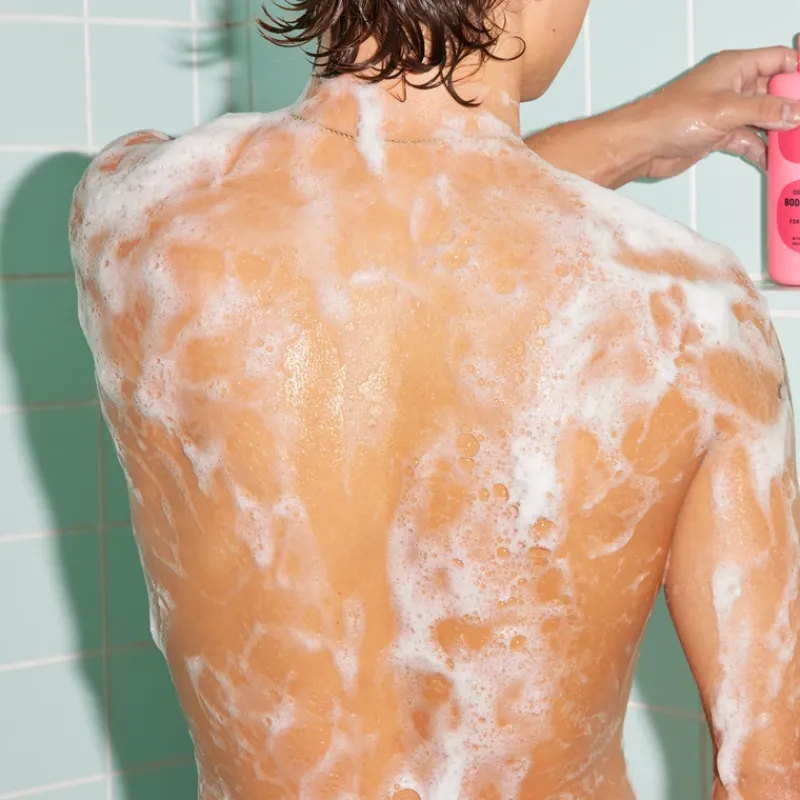 isle_of_paradise_confiden_1-1.webp Isle Of Paradise Confidently Clear Body Cleanser | MECCA Outlet