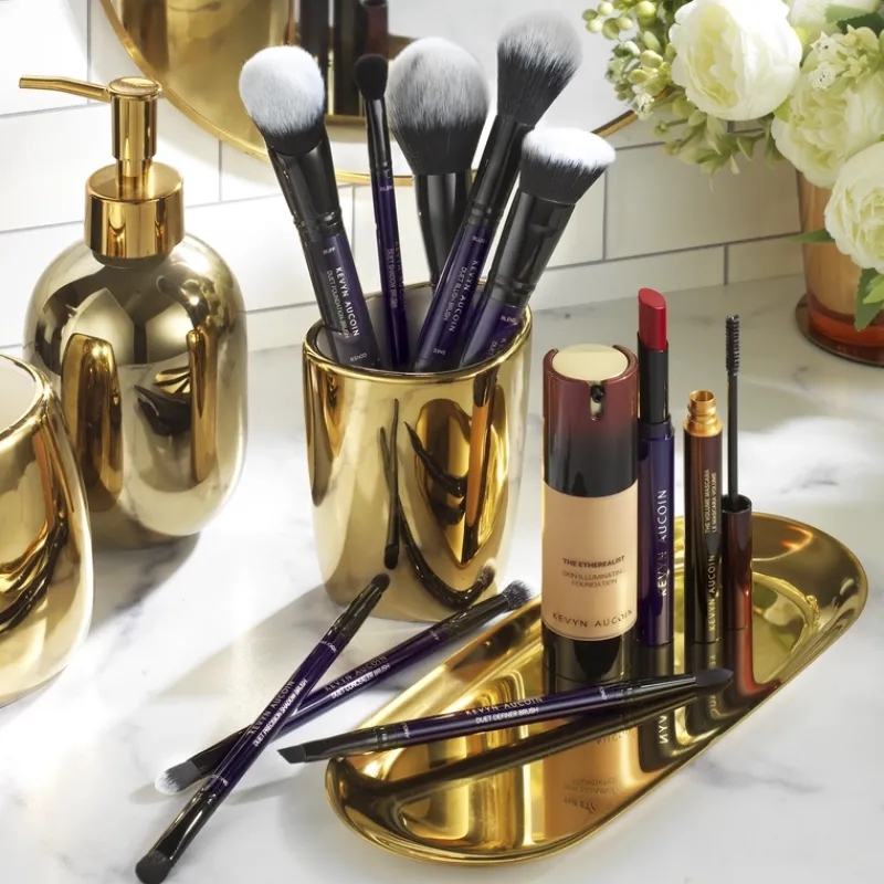 Kevyn Aucoin Blurring Powder Brush | MECCA Best