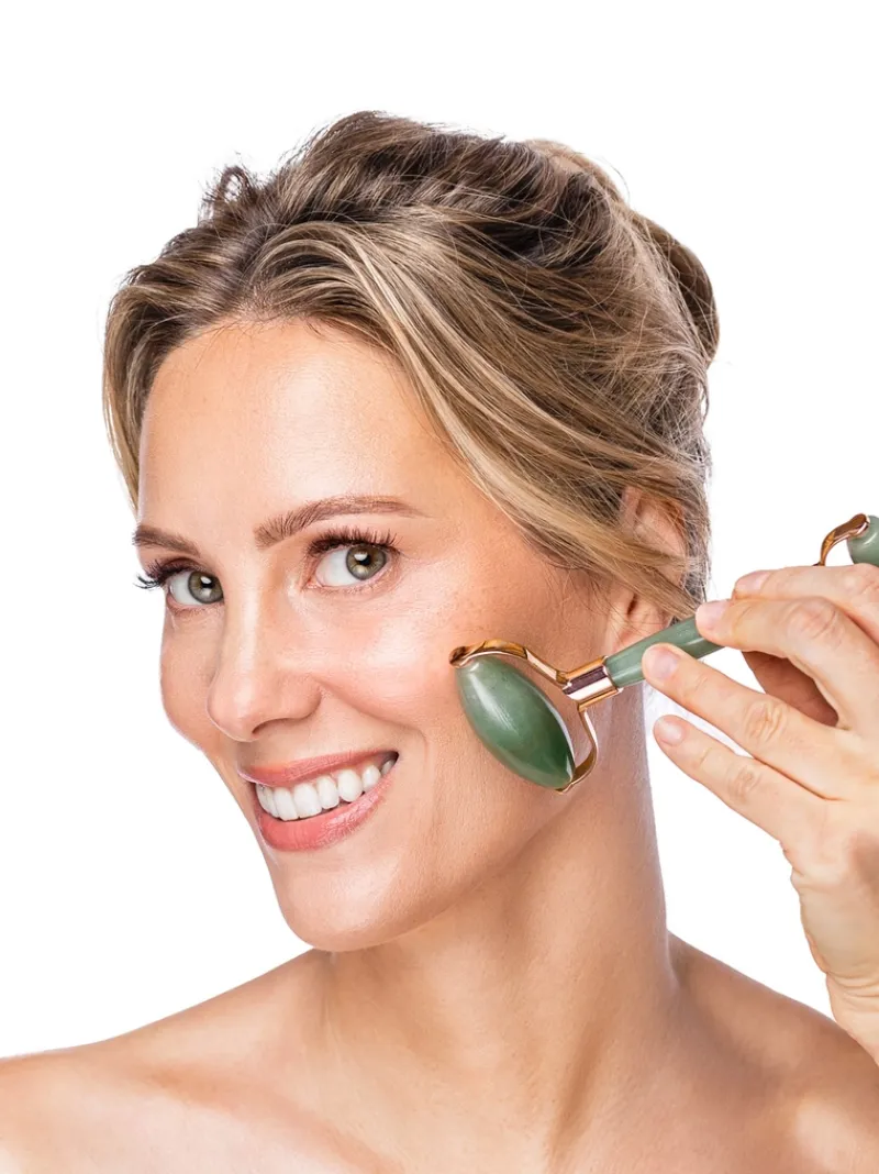 knesko_green_jade_gemston_2.webp Knesko Green Jade Gemstone Roller | MECCA Fashion