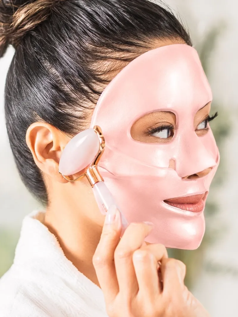 knesko_rose_quartz_antiox_5-2.webp Knesko Rose Quartz Antioxidant Discovery Set | MECCA Discount