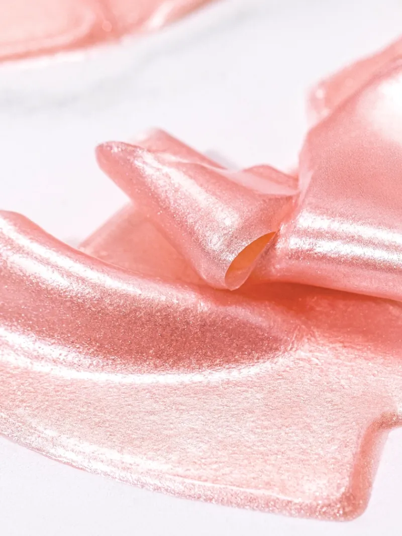 knesko_rose_quartz_antiox_5.webp Knesko Rose Quartz Antioxidant Face Mask | MECCA Clearance