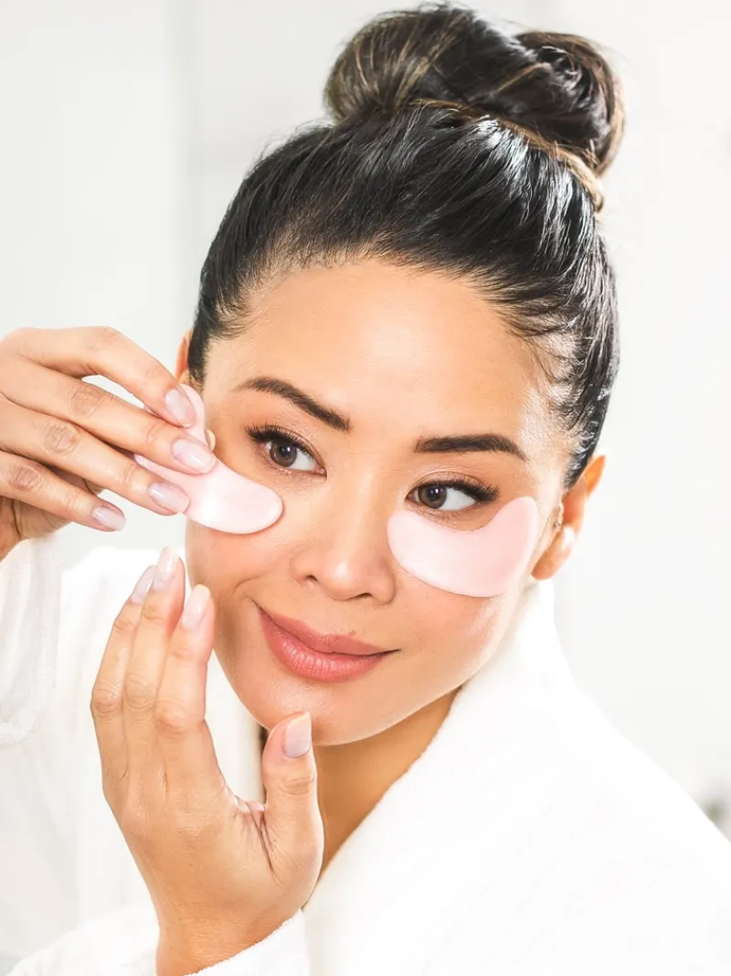 knesko_rose_quartz_antiox_6.webp Knesko Rose Quartz Antioxidant Collagen Eye Mask | MECCA Hot