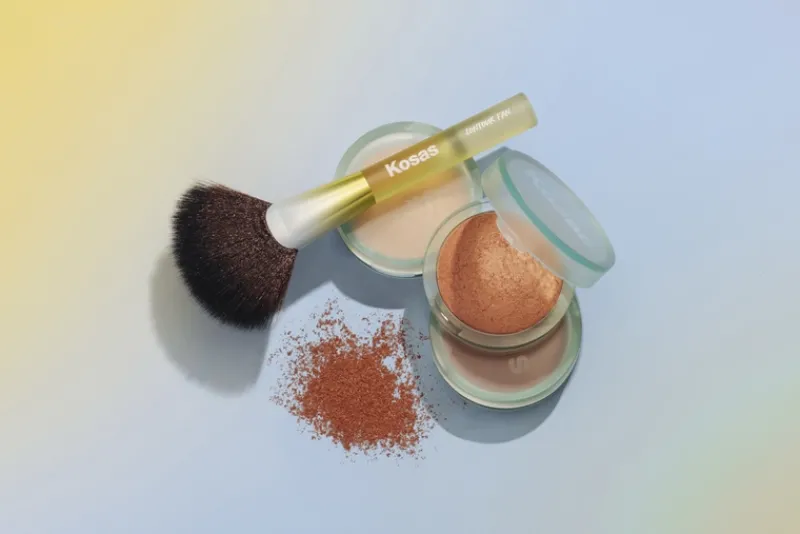 Kosas Contour Fan Makeup Brush | MECCA Hot