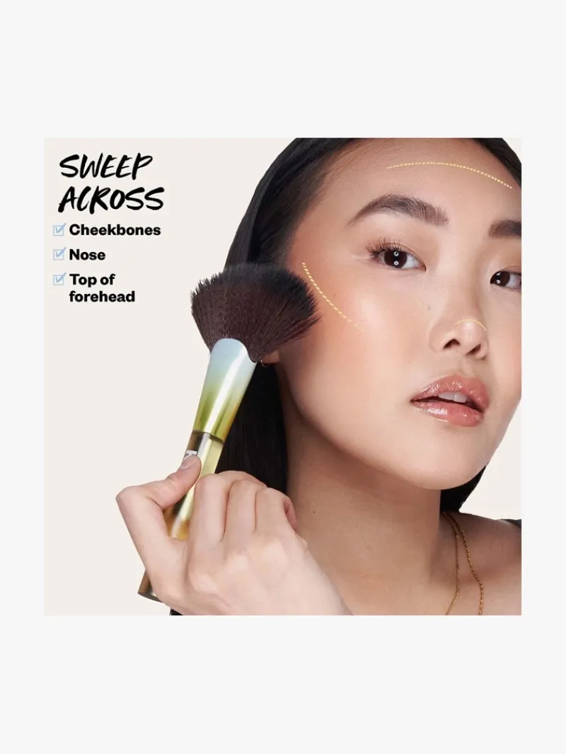kosas_the_sun_show_glowy__2.webp Kosas The Sun Show Glowy Warmth Bronzer | MECCA New