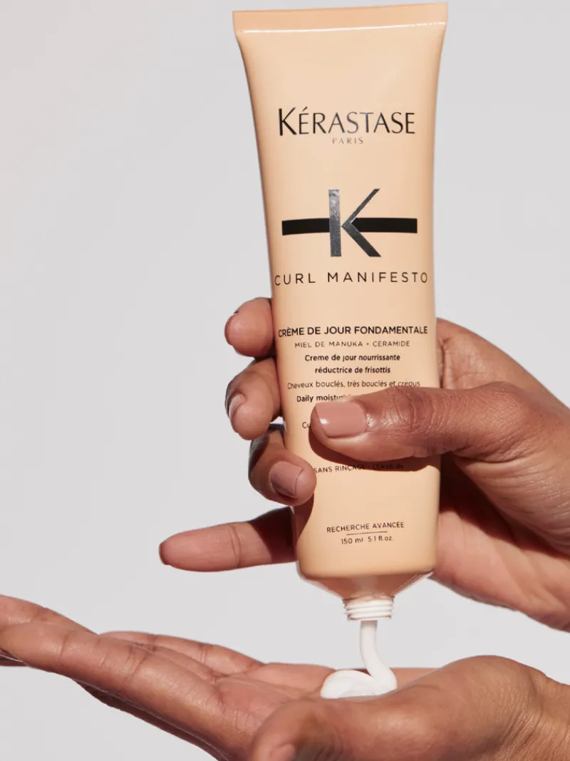 krastase_curl_manifesto_c_5-1.webp Kérastase Curl Manifesto Crème de Jour Anti-Frizz Cream | MECCA Online