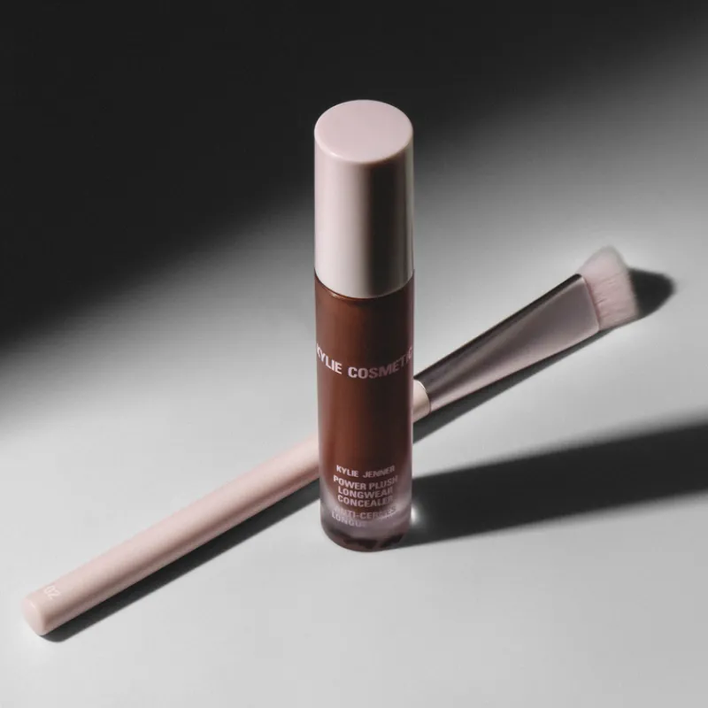 kylie_cosmetics_concealer_5.webp Kylie Cosmetics Concealer Brush | MECCA Discount
