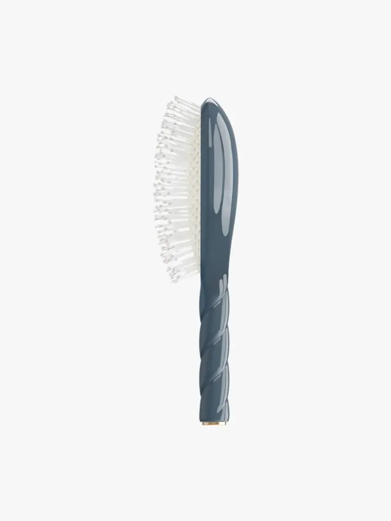 La Bonne Brosse N.04 The Detangling Scalp Brush | MECCA Online