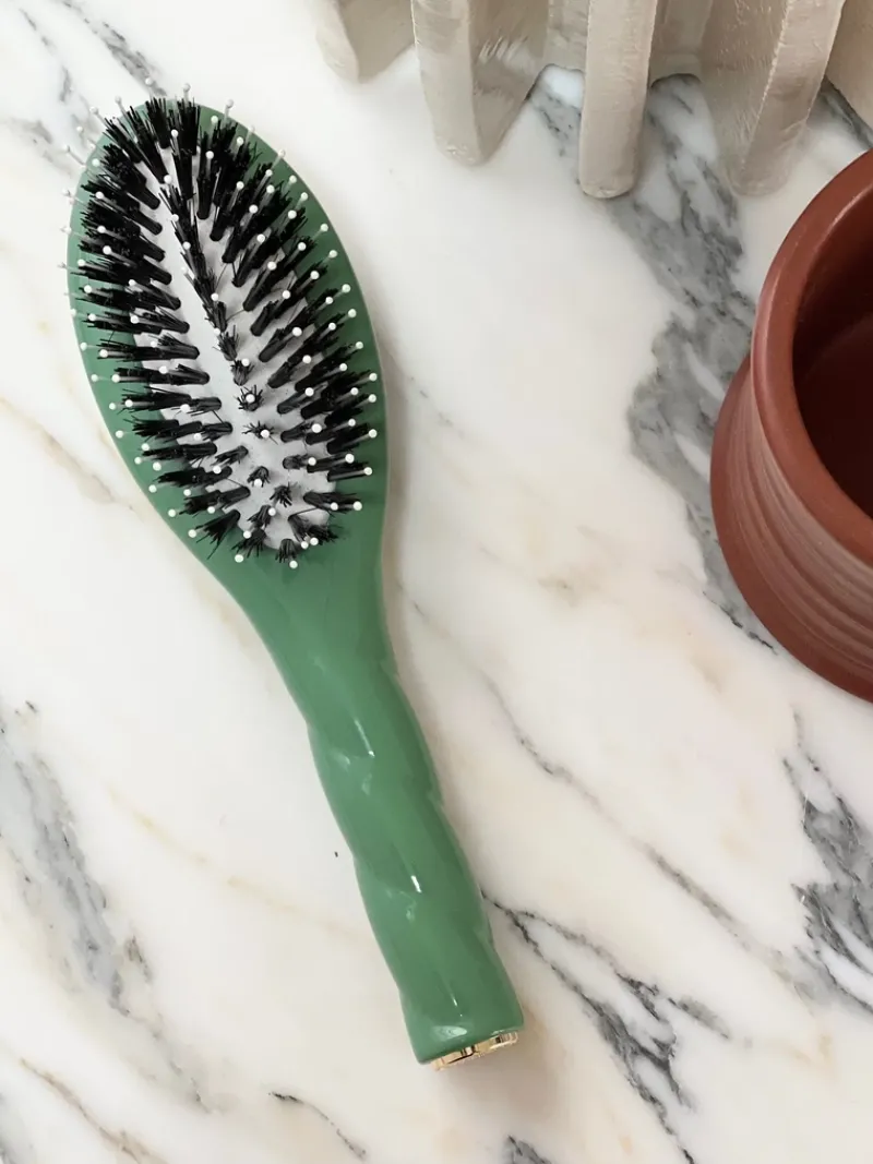la_bonne_brosse_the_n_the_3.webp La Bonne Brosse The N.03 The Essential Soft Petite Brush | MECCA New