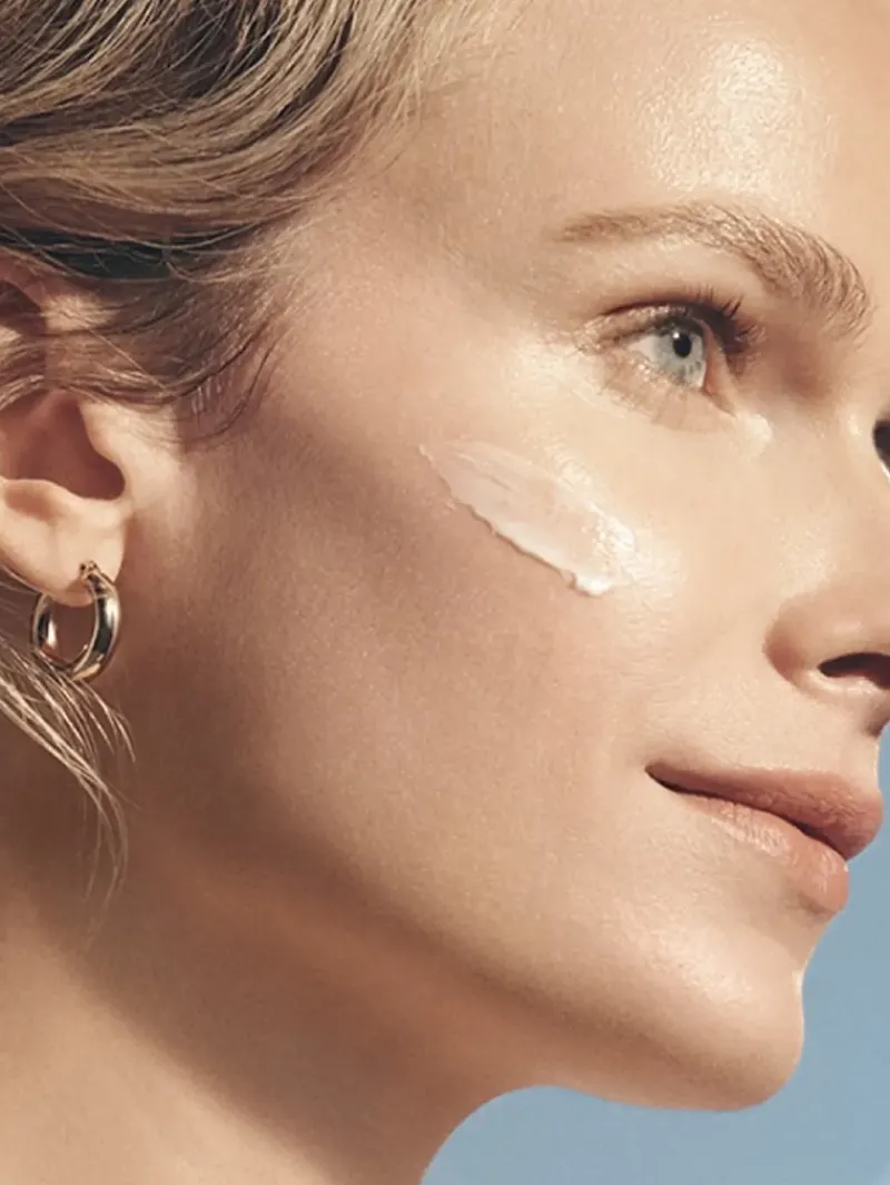 la_mer_the_moisturizing_s_3.webp LA MER The Moisturizing Soft Cream | MECCA Clearance