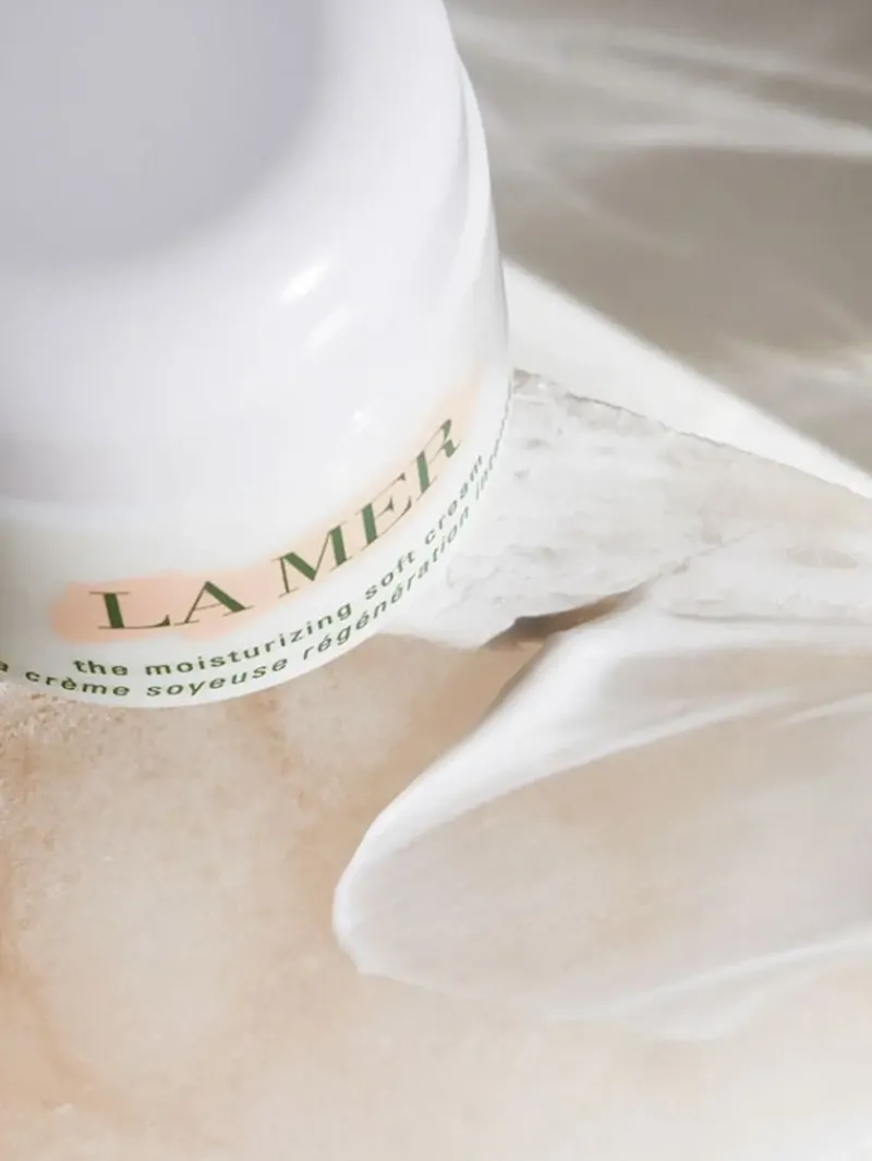 la_mer_the_moisturizing_s_5.webp LA MER The Moisturizing Soft Cream | MECCA Clearance