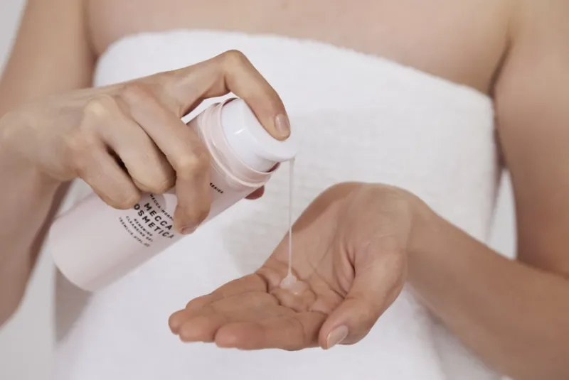 mecca_cosmetica_renewing__4.webp MECCA COSMETICA Renewing Gel Cleanser | MECCA Fashion