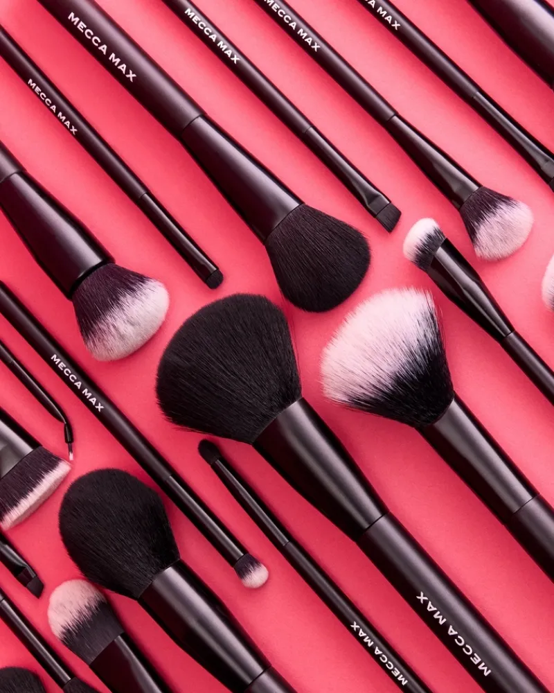 mecca_max_angled_diffusin_3.webp MECCA MAX Angled Diffusing Brush | MECCA Fashion