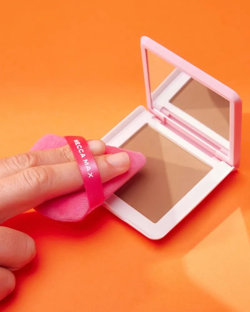 mecca_max_triangle_powder_2.webp MECCA MAX Triangle Powder Puff | MECCA Fashion
