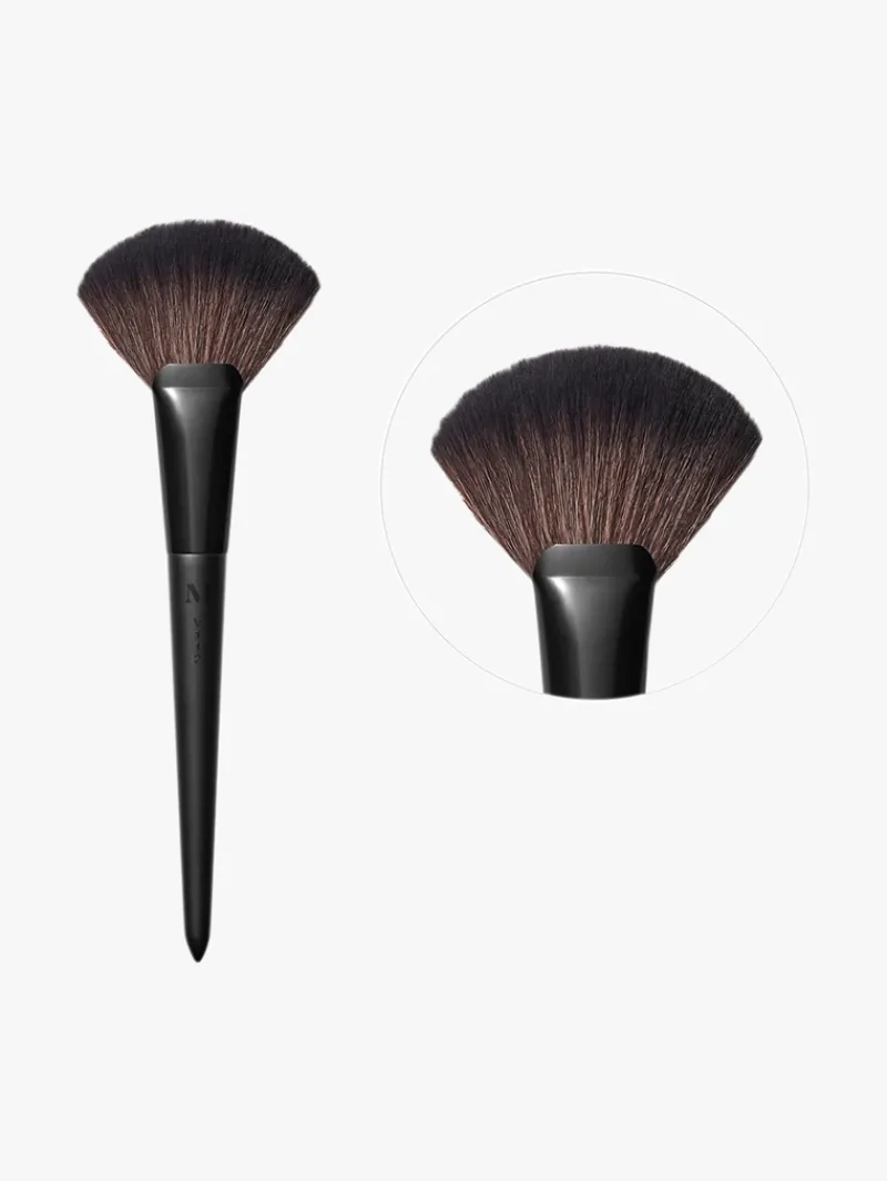 Morphe V112 Fluffy Fan Powder Brush | MECCA Outlet