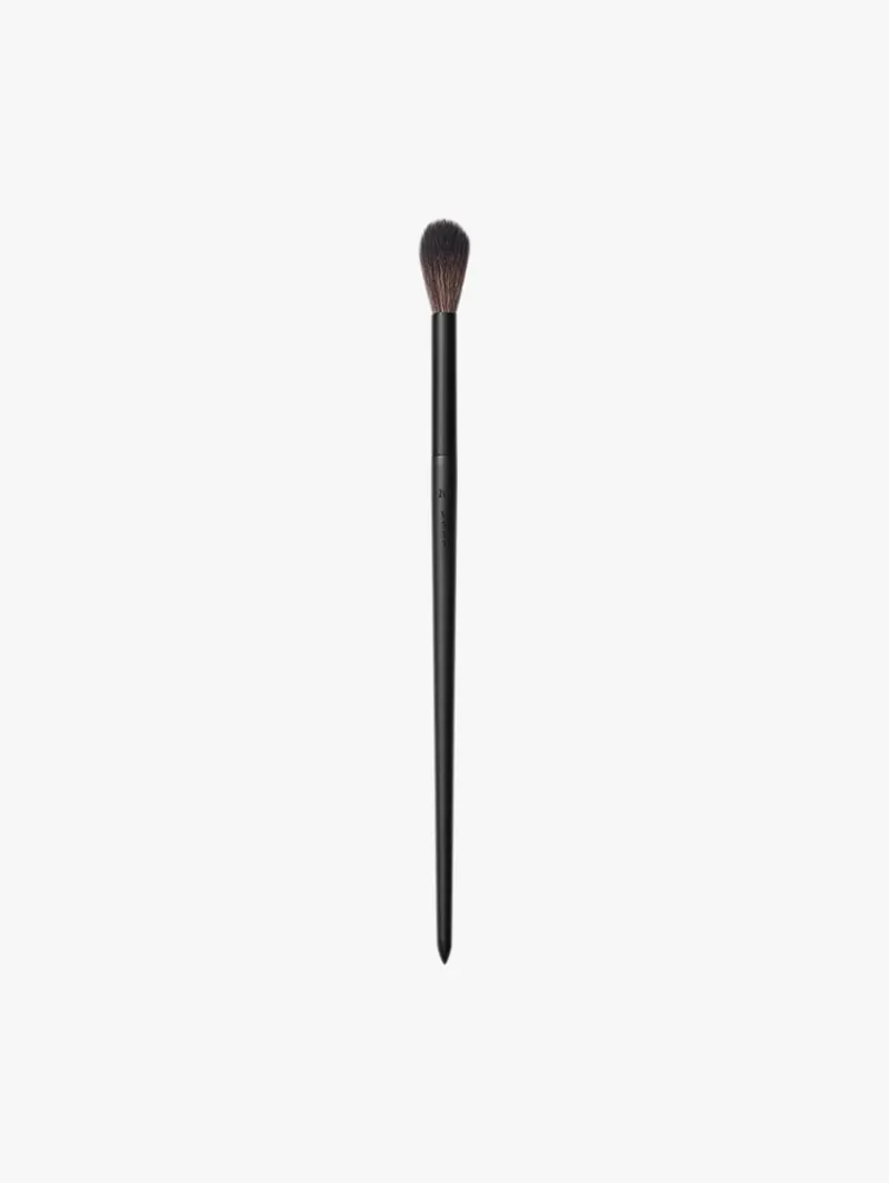 Morphe V111 Full Bodied Highlighter Brush | MECCA Best