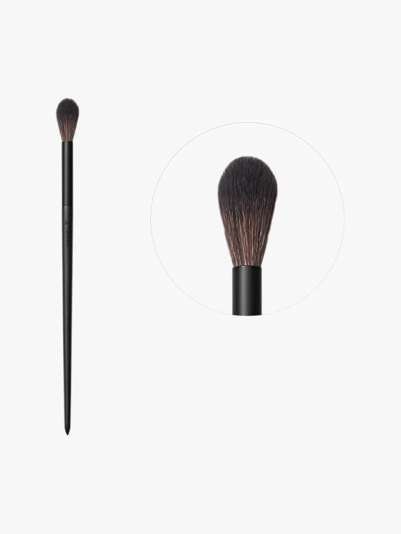 Morphe V111 Full Bodied Highlighter Brush | MECCA Best