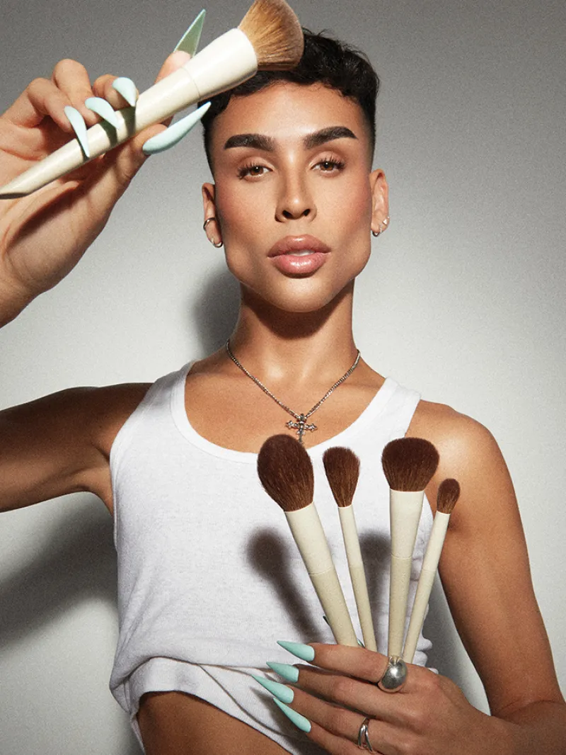 morphe_x_ariel_a_dualende_5.webp Morphe X Ariel A19 Dual-Ended Concealer Brush | MECCA Hot