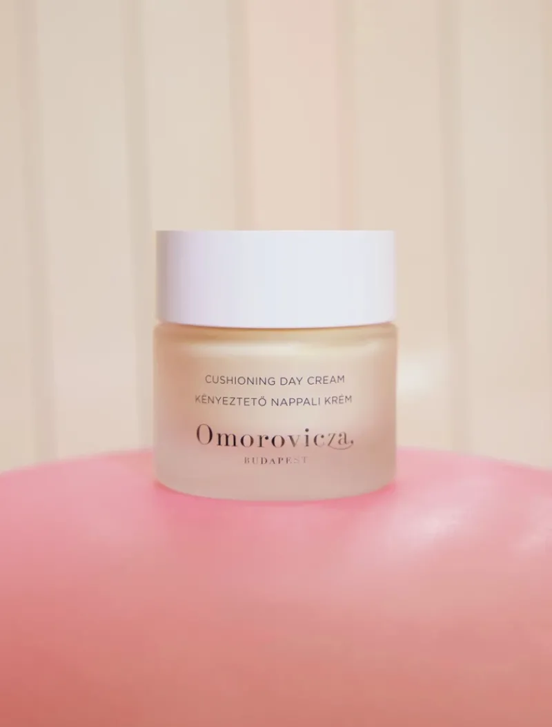 omorovicza_cushioning_day_3.webp Omorovicza Cushioning Day Cream | MECCA Best
